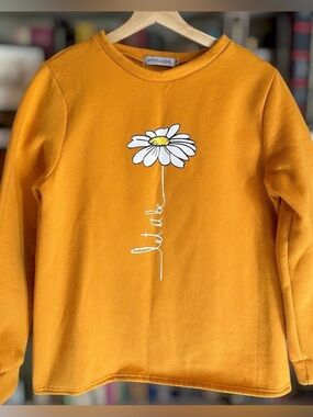 MISSLOOK Honey Yellow Fuzzy Top with Floral Graphic M